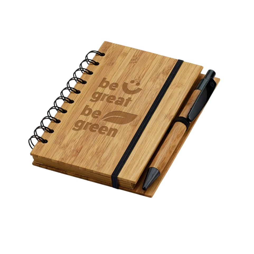 Caderno de bambu com folhas recicladas